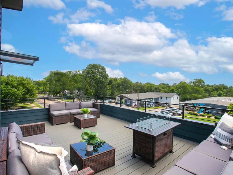 Listing photo of 4 BDR Stay for 12 w/Rooftop Patio Firepit! Near DT