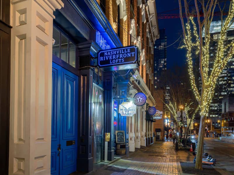 Listing photo of Charming Stay for 4 in DT, Walk to Broadway!